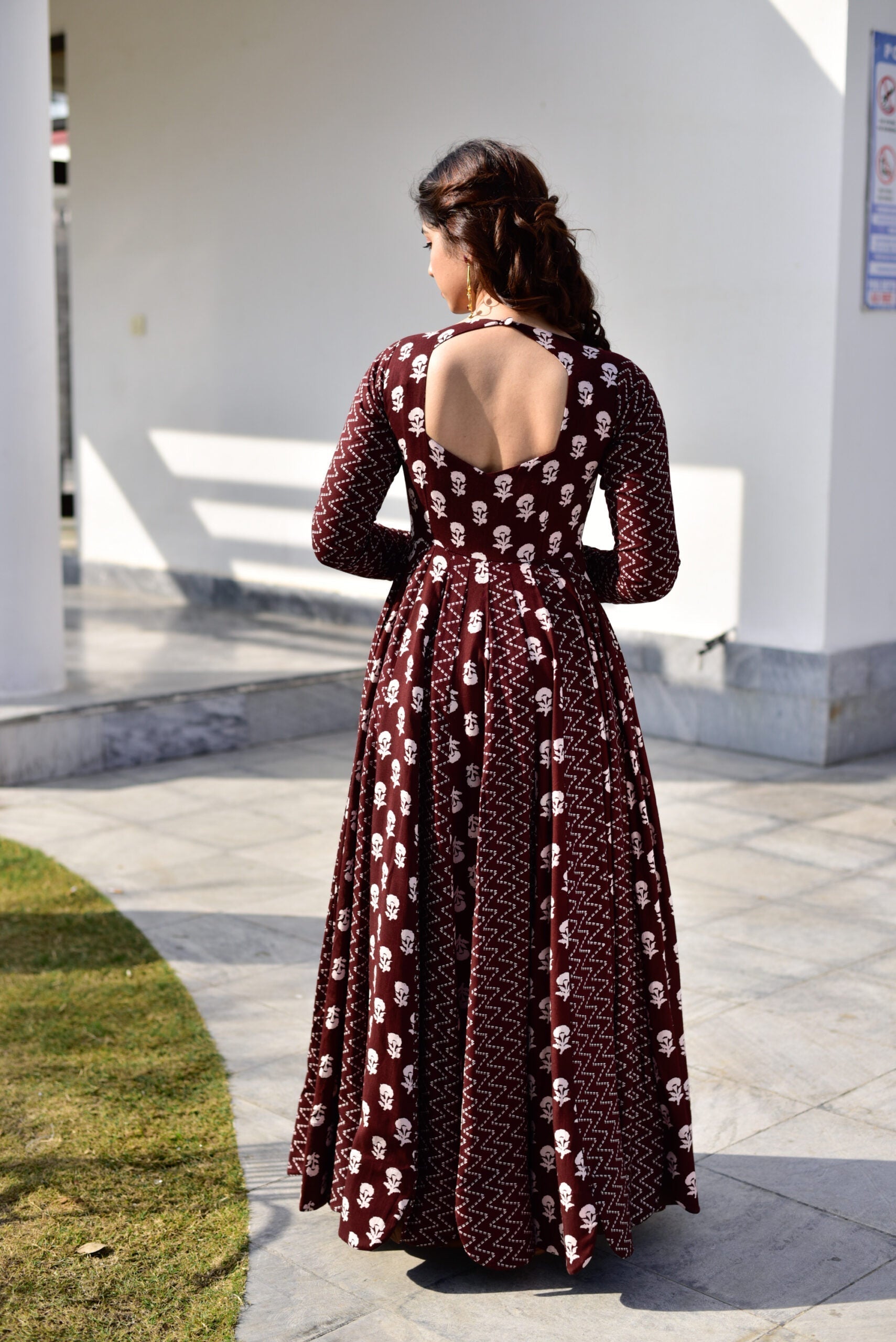 gajgamini brown maxi set